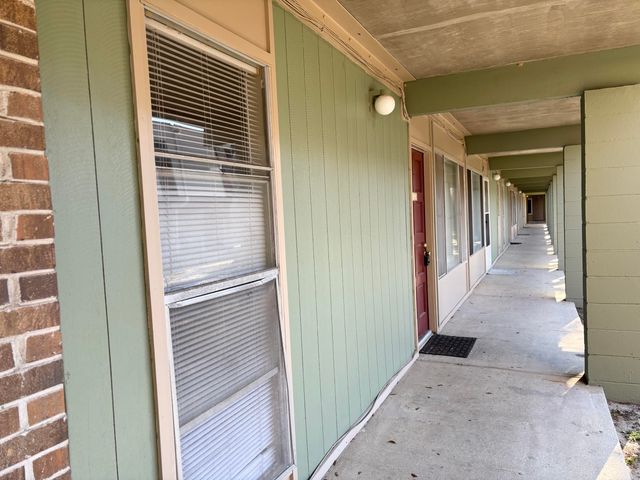 210 Pelham Road 101 B, Fort Walton Beach, FL 32547