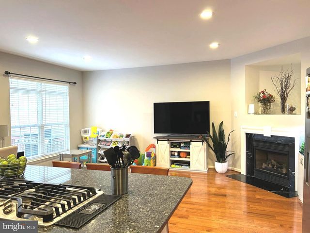 7358 BLOOMINGTON CT, Springfield, VA 22150