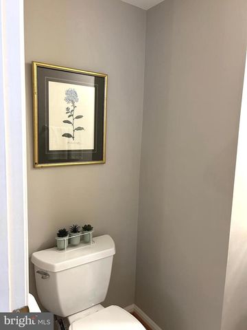 7358 BLOOMINGTON CT, Springfield, VA 22150