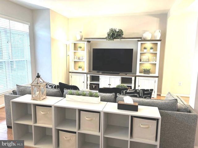 7358 BLOOMINGTON CT, Springfield, VA 22150