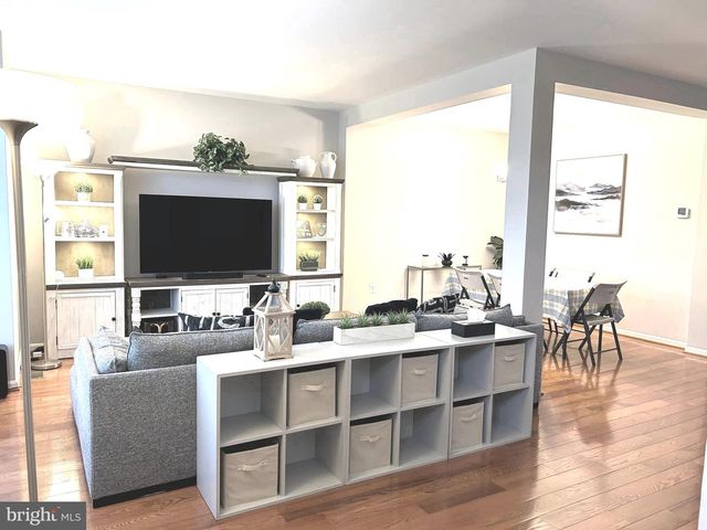 7358 BLOOMINGTON CT, Springfield, VA 22150