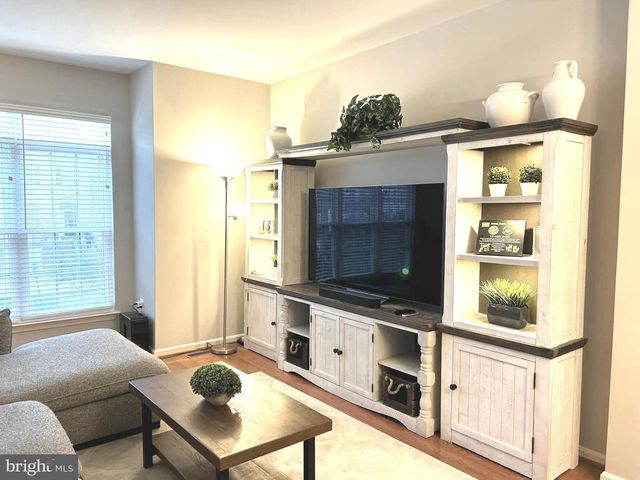 7358 BLOOMINGTON CT, Springfield, VA 22150