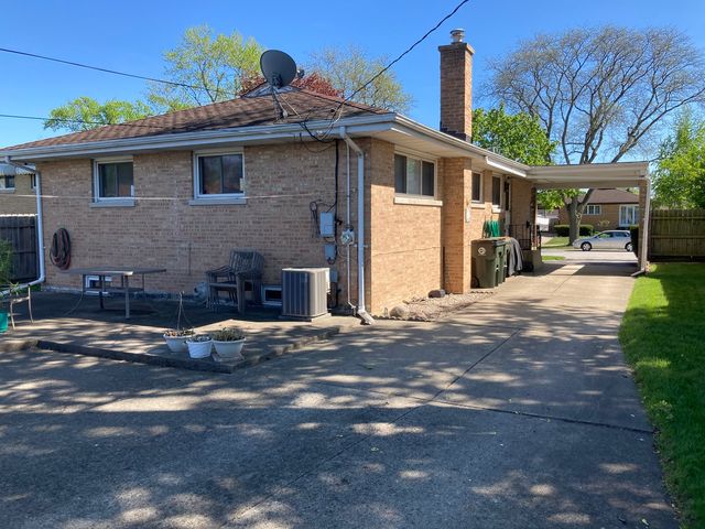 7318 W Lill Street, Niles, IL 60714