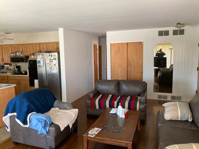 7318 W Lill Street, Niles, IL 60714