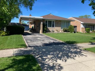 7318 W Lill Street, Niles, IL 60714