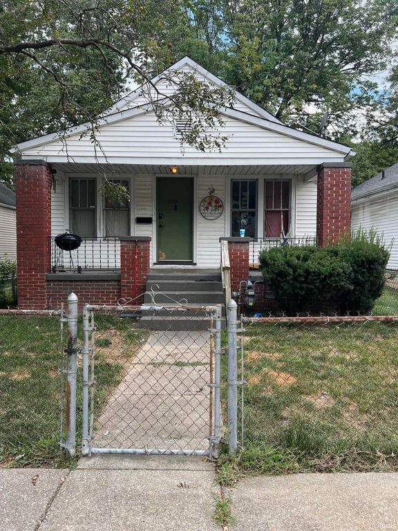 1215 Henning Avenue, Evansville, IN 47714