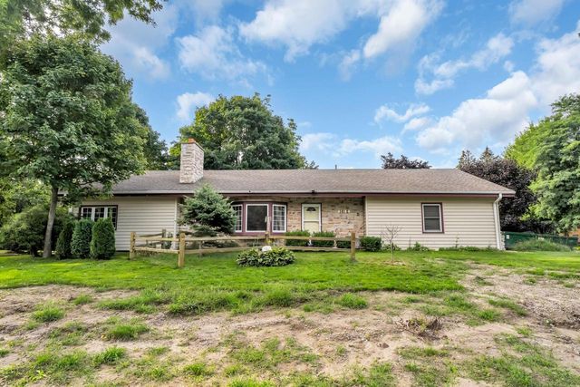 301 E 4 Mile ROAD, Wind Point, WI 53402
