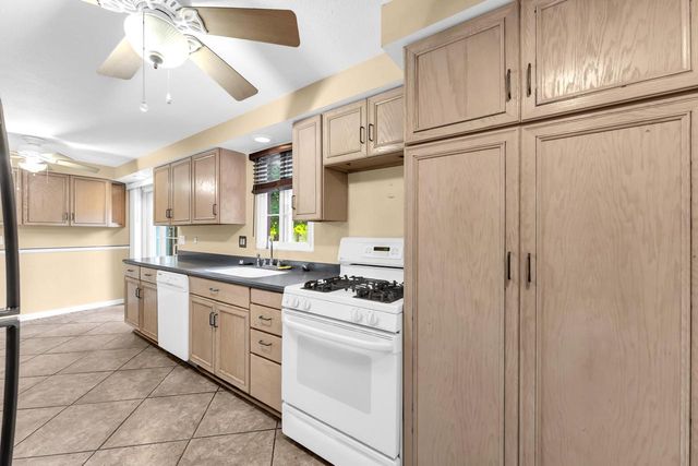 301 E 4 Mile ROAD, Wind Point, WI 53402