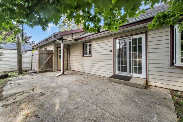 301 E 4 Mile ROAD, Wind Point, WI 53402