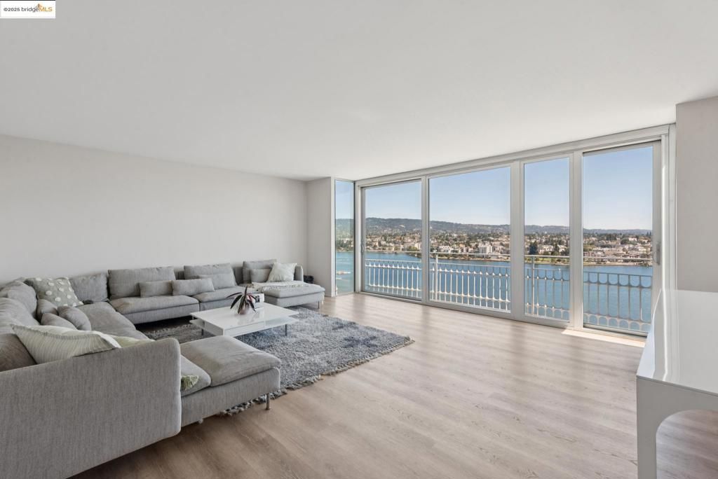 1555 Lakeside Dr 190, Oakland, CA 94612