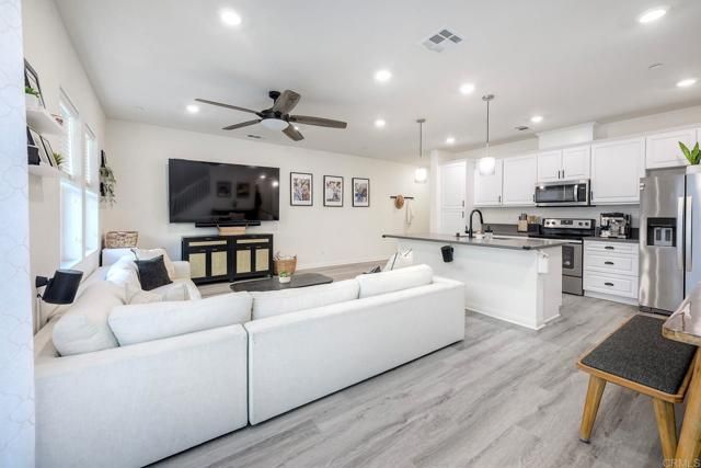 1374 Palo Verde Way, Vista, CA 92083