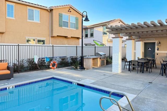 1374 Palo Verde Way, Vista, CA 92083