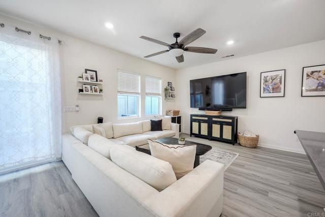 1374 Palo Verde Way, Vista, CA 92083