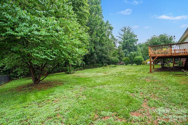 2466 Wilderness Lane, Lenoir, NC 28645
