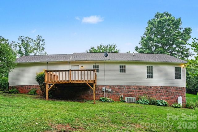 2466 Wilderness Lane, Lenoir, NC 28645