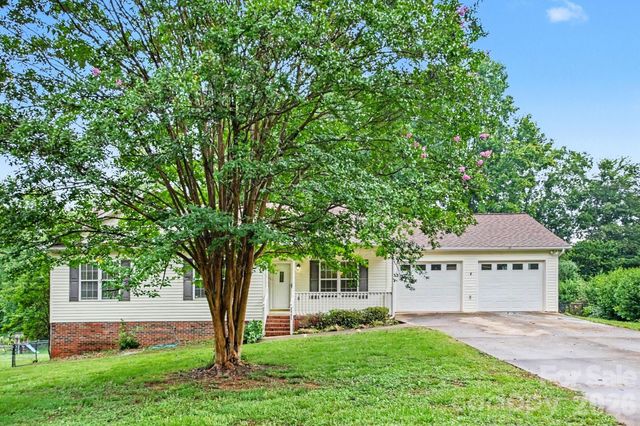 2466 Wilderness Lane, Lenoir, NC 28645