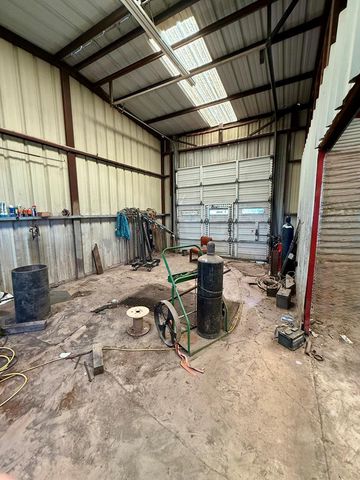 1205 Ave E, Ozona, TX 76943