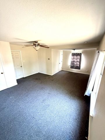 1205 Ave E, Ozona, TX 76943