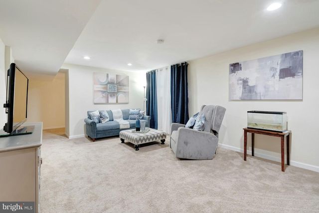 900 E TANTALLON DR, Fort Washington, MD 20744