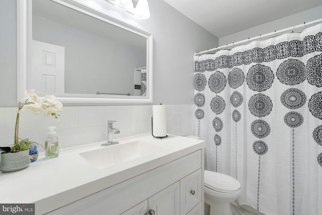 900 E TANTALLON DR, Fort Washington, MD 20744