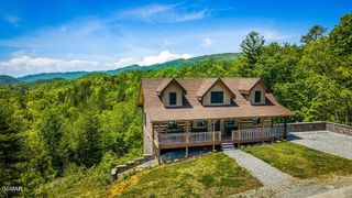 335 Hawken Drive, Walland, TN 37886