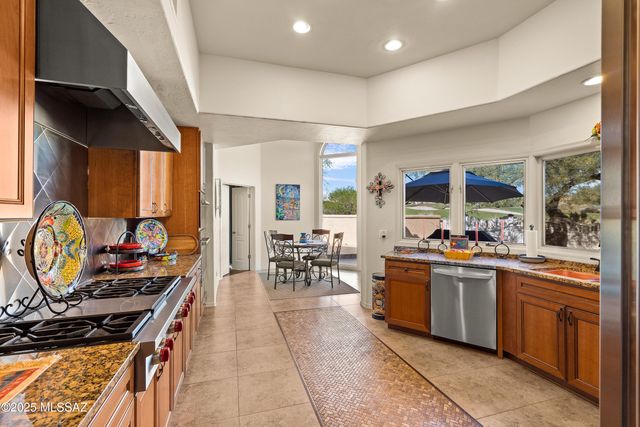 8513 N Nob Hill Drive, Tucson, AZ 85742