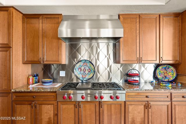 8513 N Nob Hill Drive, Tucson, AZ 85742