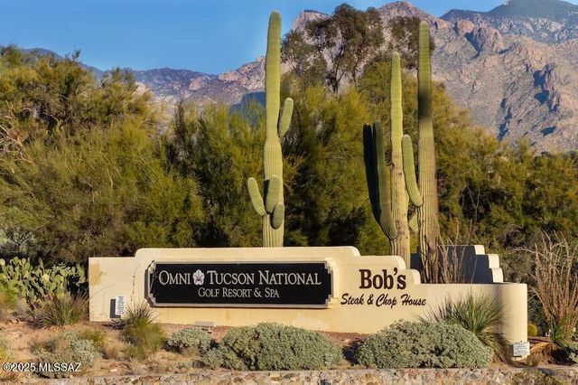 8513 N Nob Hill Drive, Tucson, AZ 85742