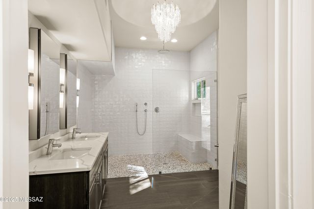 8513 N Nob Hill Drive, Tucson, AZ 85742
