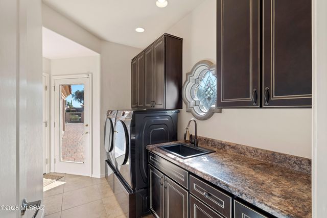8513 N Nob Hill Drive, Tucson, AZ 85742