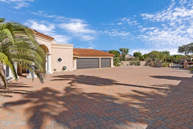 8513 N Nob Hill Drive, Tucson, AZ 85742