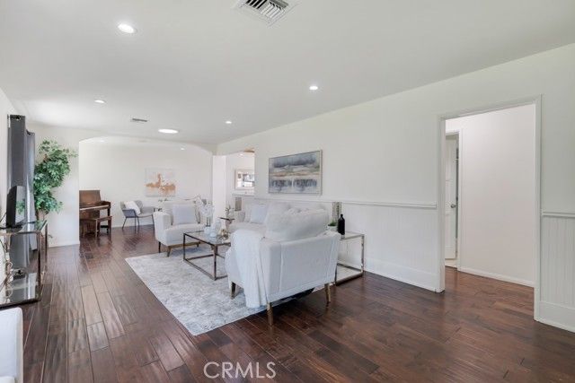 8018 Oakdale Avenue, Winnetka (los Angeles), CA 91306