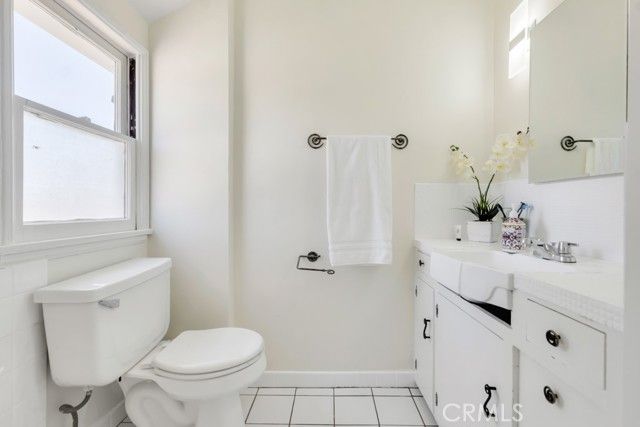 8018 Oakdale Avenue, Winnetka (los Angeles), CA 91306