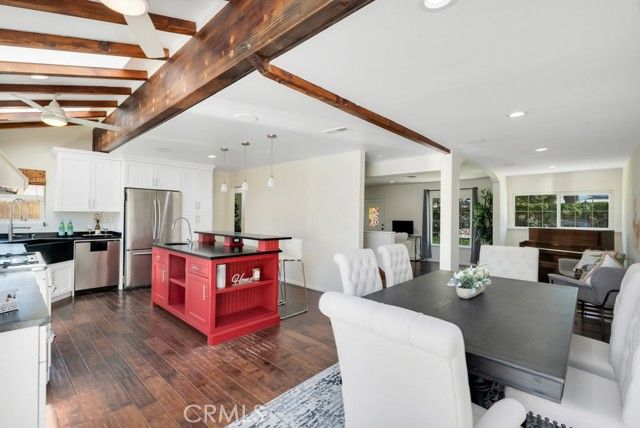 8018 Oakdale Avenue, Winnetka (los Angeles), CA 91306