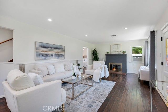 8018 Oakdale Avenue, Winnetka (los Angeles), CA 91306