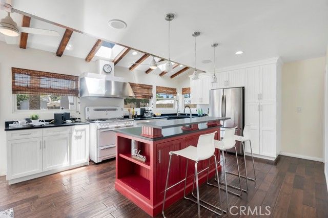 8018 Oakdale Avenue, Winnetka (los Angeles), CA 91306