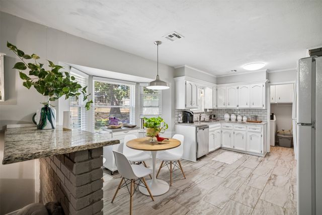 710 Martin Circle, Sand Springs, OK 74063