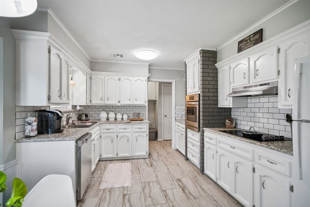 710 Martin Circle, Sand Springs, OK 74063
