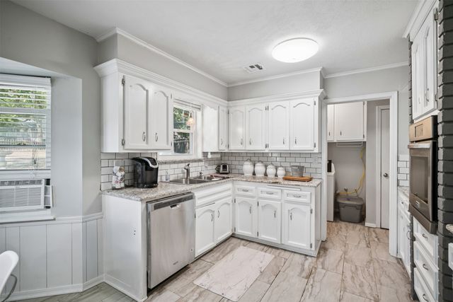 710 Martin Circle, Sand Springs, OK 74063