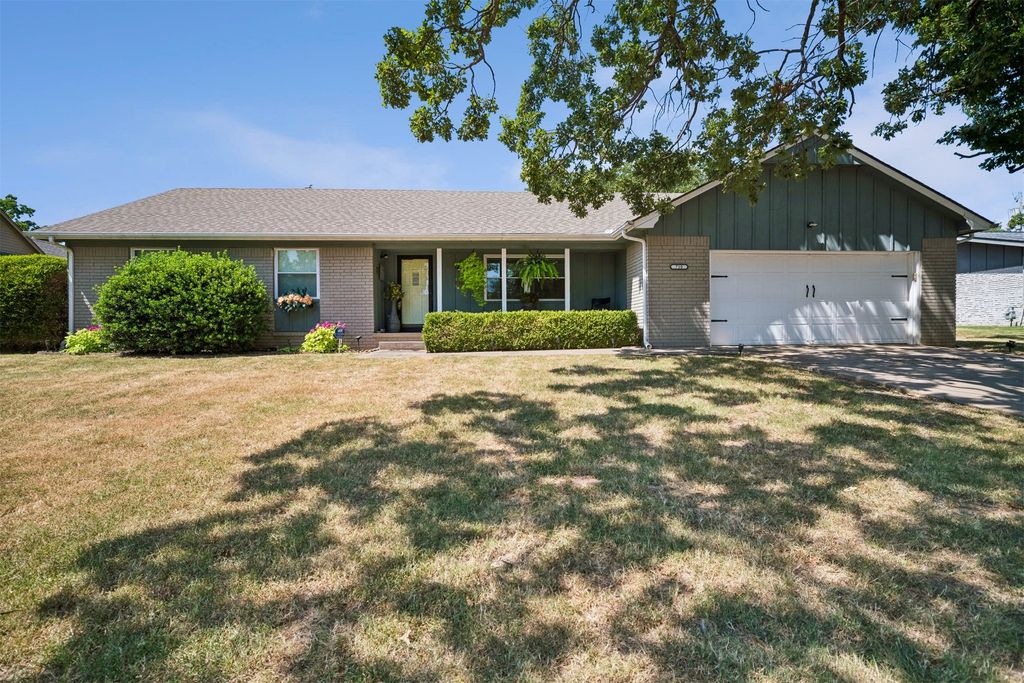 710 Martin Circle, Sand Springs, OK 74063