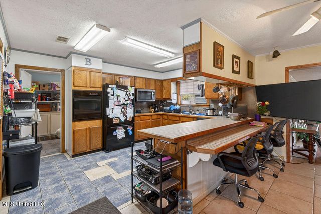 734 Canterbury Drive, Biloxi, MS 39532