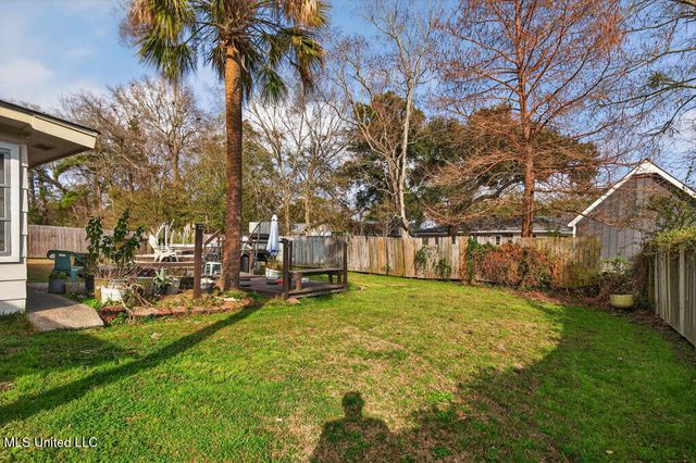 734 Canterbury Drive, Biloxi, MS 39532