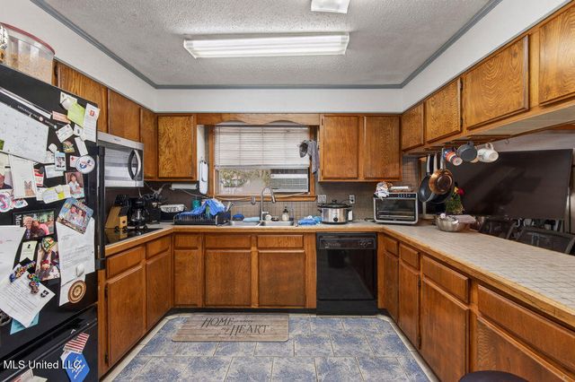 734 Canterbury Drive, Biloxi, MS 39532