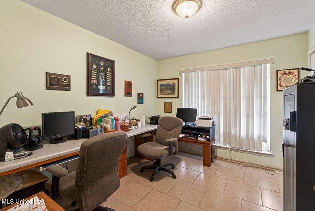 734 Canterbury Drive, Biloxi, MS 39532