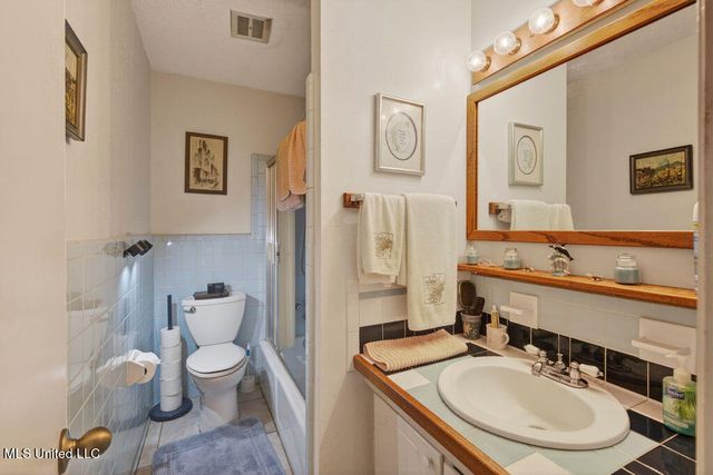 734 Canterbury Drive, Biloxi, MS 39532