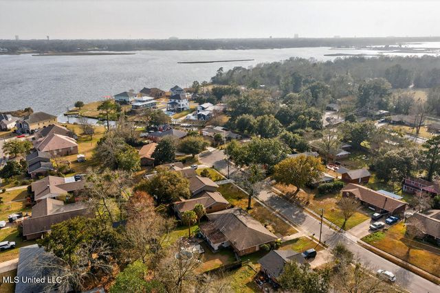 734 Canterbury Drive, Biloxi, MS 39532