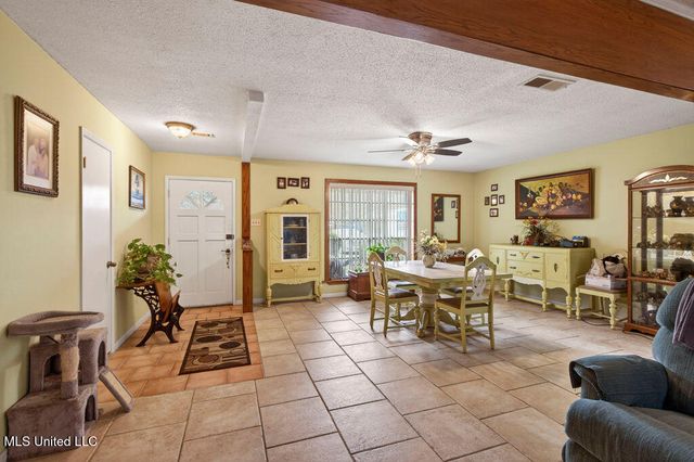 734 Canterbury Drive, Biloxi, MS 39532