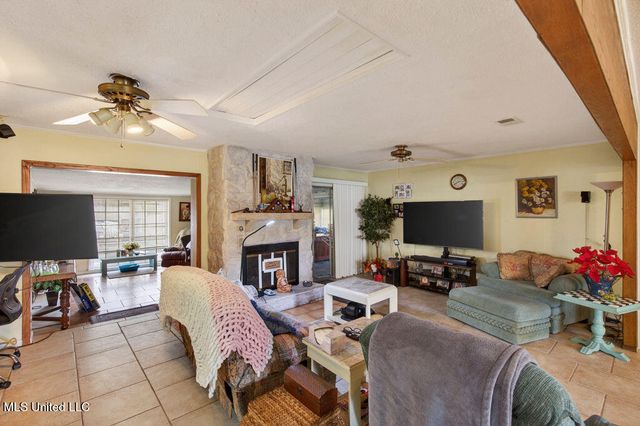 734 Canterbury Drive, Biloxi, MS 39532