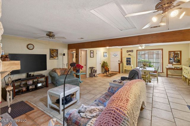 734 Canterbury Drive, Biloxi, MS 39532