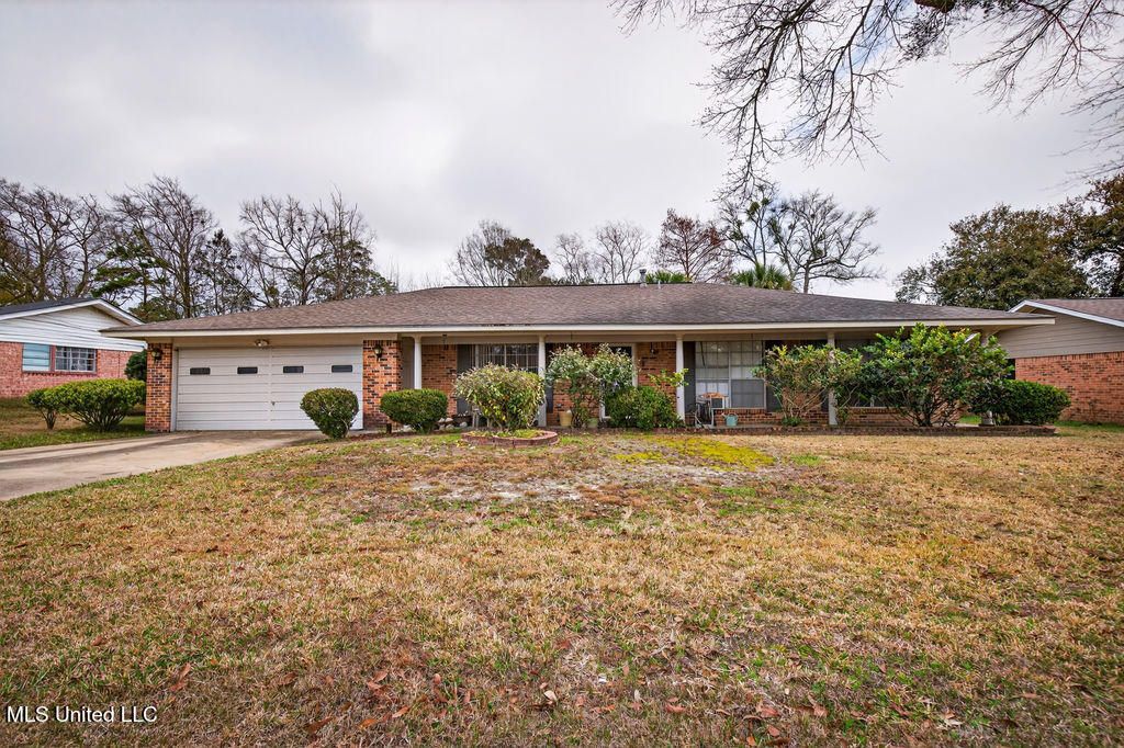 734 Canterbury Drive, Biloxi, MS 39532
